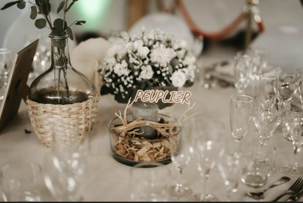Décoration table mariage personnalisée 2 - J&A Evenementiel 62