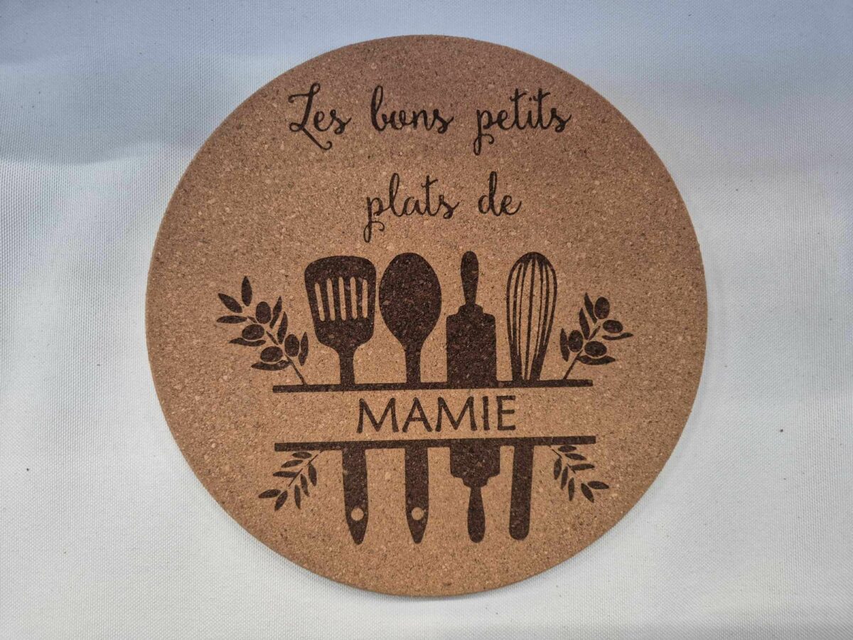 Dessous de plat en liège gravé : Les bons petits plats de Maman, modèle 1 – Image 3