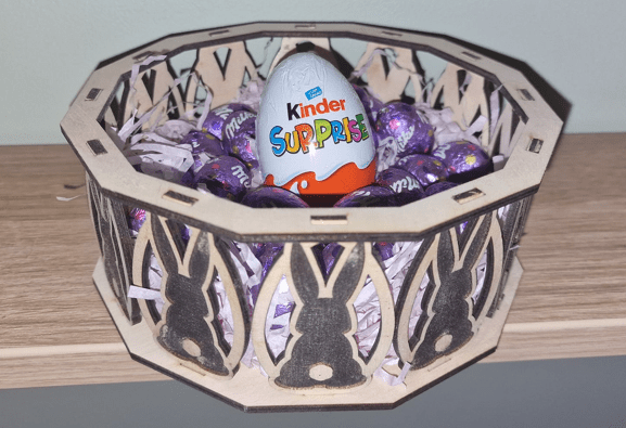 Panier de Pâques en bois décoré – Panier lapin pour chasse aux œufs